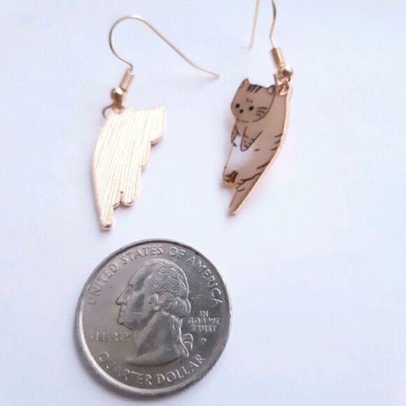Kitty Cat Dangling Hook Earrings - Picture 4 of 7